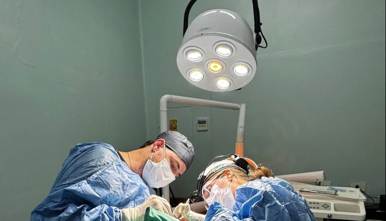 ¿Cuán seguros son los implantes dentales?