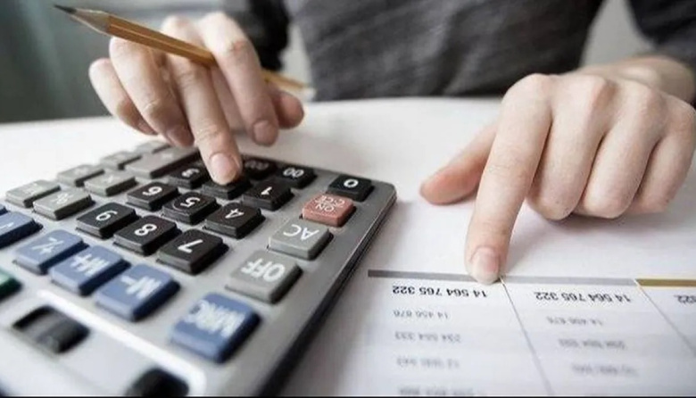 Más del 60% de la población tuvo que recortar consumos básicos