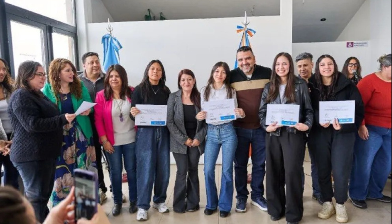 Mujeres en Marcha: 105 mujeres completaron su formación en oficios