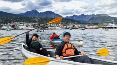 Comenzaron los talleres de kayak para participantes de “Activá el verano”