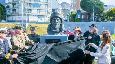 "Identidad Bicontinental": 121 años de presencia argentina en la Antártida