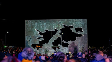 Junto a la comunidad, el intendente Vuoto, fue parte de la Vigilia del 2 de Abril