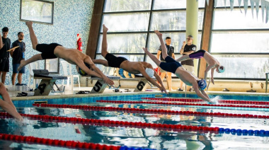 Más de 200 nadadores y nadadoras participaron del torneo de natación “142° Aniversario de Ushuaia”