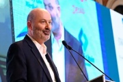 Sturzenegger adelantó que  prevé una última oleada de motosierra