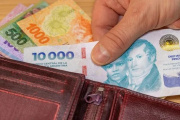 Los salarios registrados volvieron a caer en mayo y acumularon una pérdida real del 4,2% en nueve meses